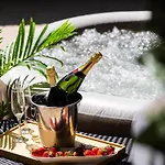Oasis Luxury Apartment With Terrarce And Jacuzzi