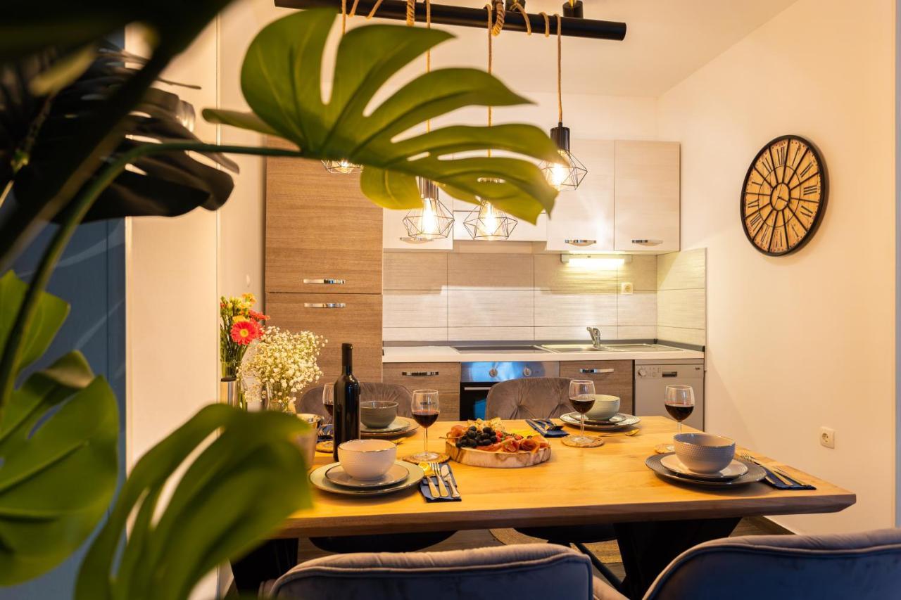 Oasis Luxury With Terrarce And Jacuzzi Apartment *